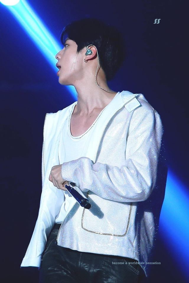 ROCKSTAR SEOKJIN : A DEADLY AND DANGEROUS THREAD[ as u go down, his wildness increases, so be careful, ur heart might explode due to the insane hotness of seokjin fire] #방탄소년단  #진  #석진  #방탄소년단진  #방탄진  #JIN  #SEOKJIN  #BTSJIN  @BTS_twt  @BigHitEnt  @bts_bighit