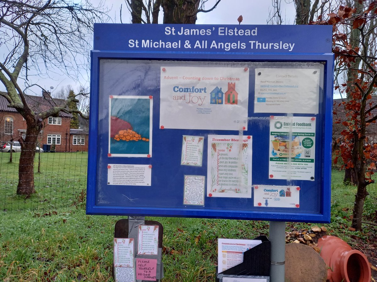 revdhannah's tweet photo. #CountingdowntoChristmas
#noticeboardministry
#adventq
#comfortandjoy
@churchofengland 
@ekphillipsart 
@revdhannah
@3parishes
@CofEGuildford
@churchofengland
 “Overcome, they kneeled and worshiped him. Then they opened their luggage and presented gifts.” https://t.co/j1eeQV3FBe