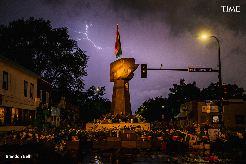 TIME's tweet photo. See TIME's top 100 photos of 2020. The images—some stirring, some haunting, all indelible—that defined the year: https://t.co/8bs1P0AO8x https://t.co/kIAJumNCrX