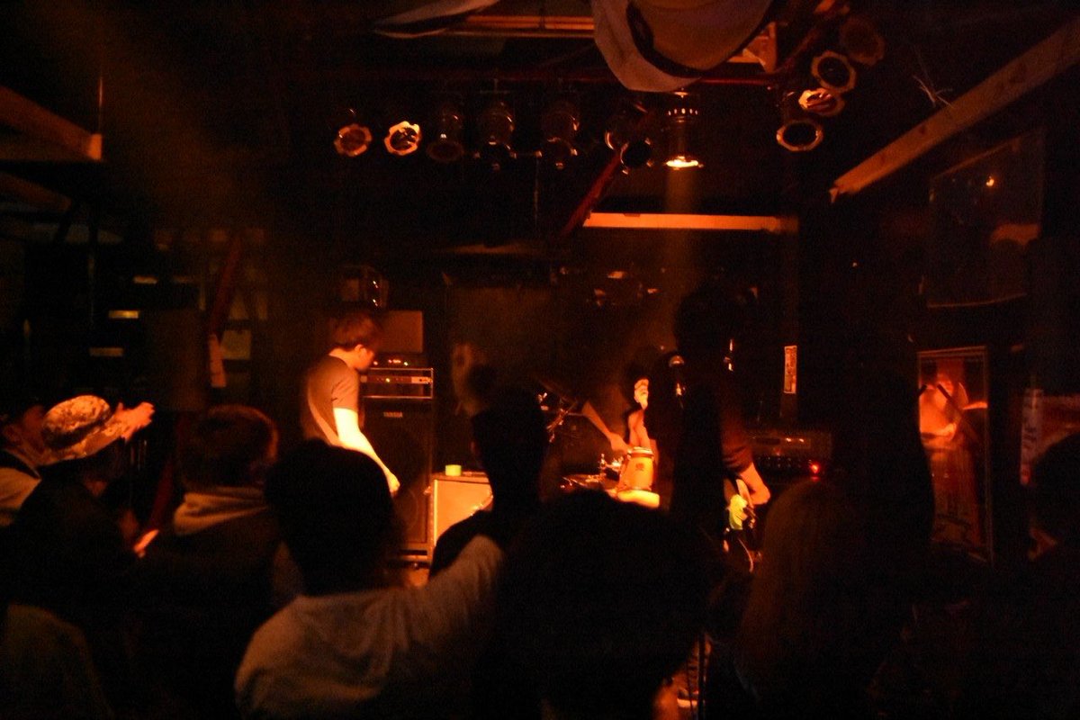 DRAW_WAKAYAMA's tweet photo. 昨夜は"なんたる江越！"今シーズンの地元和歌山最終戦に相応しい最高の夜でした！共催のDr.snaxxはじめ、NAVY PENGUIN、Creamcan.、THE→CHINA WIFE MOTORS、共演の強打者のみんな、VINTAGEのみんな、遊びに来てくれたみんなありがとうございました！

オープン前からケツまで飲んで、今朝吐きました。 https://t.co/BeIMIU0UEJ