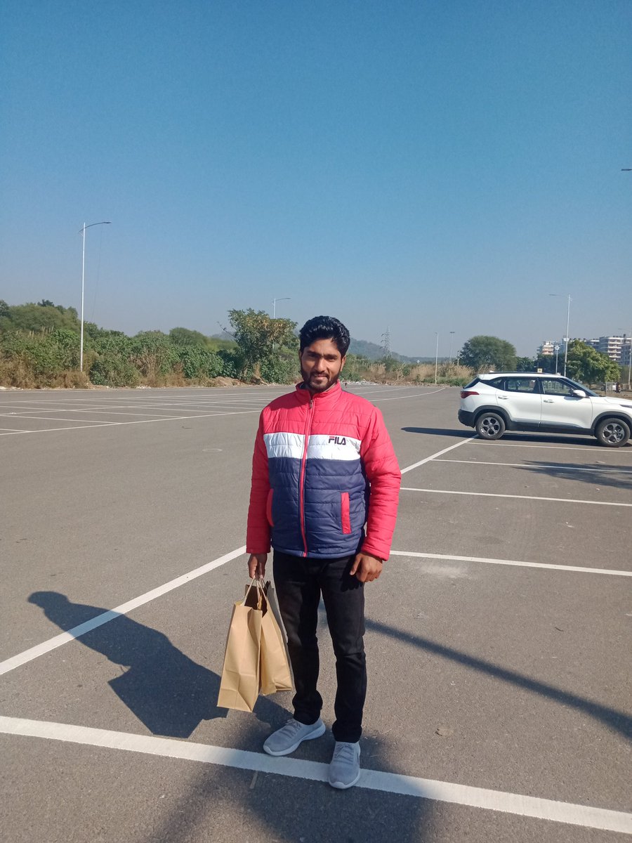 Bheem30664970's tweet photo. दिल साफ रखो
हिसाब कमाई का नहीं,,,कर्मों का होगा,...!
#ChandigarhShoppingwithभाई
#Chandigarh,,,, #Shopping,,, #Clothes👔
#Elantemall🏢,,,,,#addidasshoes👞,,,
#Pepejean👖,,,,,,#FilAtshirt👚......🕴️
#Raybansunglass🕶️ https://t.co/YnbiBf10b6