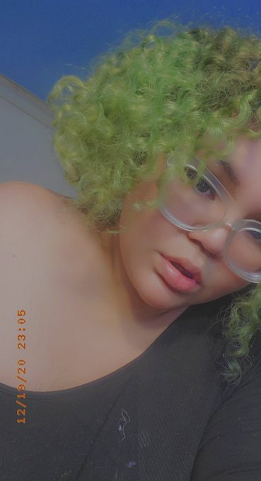 Even without makeup I'm stunning.  $1 tributes open. Send confirmation and I'll send a video of me calling<a href="/tag/femdom"class="tags"><span>#femdom</span></a><a href="/tag/dominatrix"class="tags"><span>#dominatrix</span></a><a href="/tag/findom"class="tags"><span>#findom</span></a><a href="/tag/sissification"class="tags"><span>#sissification</span></a><a href="/tag/domme"class="tags"><span>#domme</span></a>