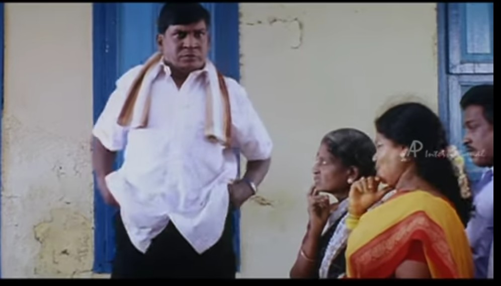 சரி, விமர்சனம் பண்ண இதுதான் சரியான படம்னு நானும் நிமிர்ந்து உட்காந்தேன்.