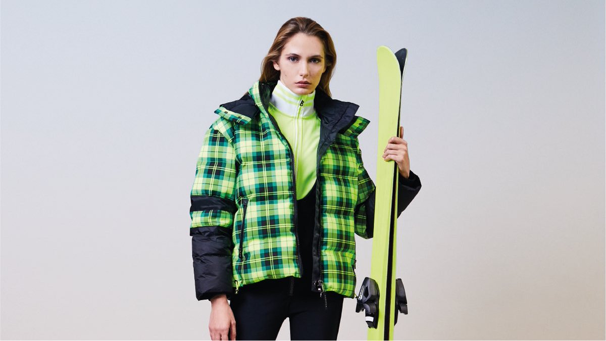 Rinascente's tweet photo. It's all in the details. Sono i dettagli a renderti unica.
Ti aspettiamo in #RinascenteMilano e online su https://t.co/h3YrahIS3k per creare insieme i migliori outfit invernali.
#TimeToBeCool #mountains #ski
Pantalone: #Goldbergh
Giacca e underlayer: #Bogner https://t.co/WMLrPJ7Ous