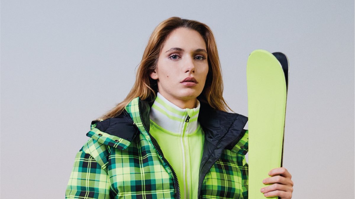 Rinascente's tweet photo. It's all in the details. Sono i dettagli a renderti unica.
Ti aspettiamo in #RinascenteMilano e online su https://t.co/h3YrahIS3k per creare insieme i migliori outfit invernali.
#TimeToBeCool #mountains #ski
Pantalone: #Goldbergh
Giacca e underlayer: #Bogner https://t.co/WMLrPJ7Ous