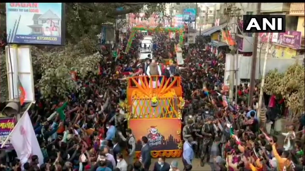 ImAlpesh's tweet photo. #RIPSocialDistancing #SuperSpreaderAmitShah https://t.co/e3gw6oqJ0s