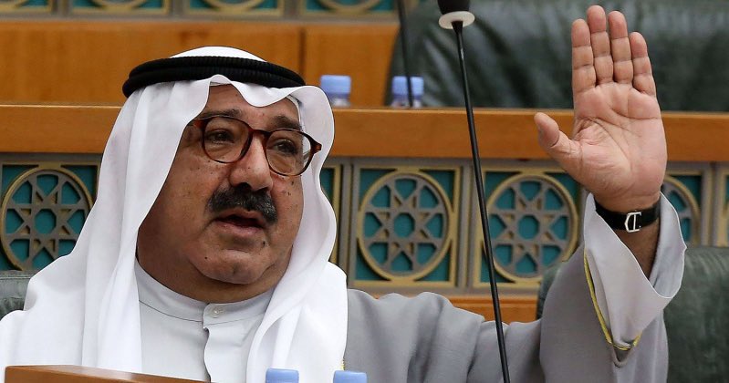 انهى حياته مدافعا عن المال العام حتى في ظل اوجاع المرض لم يأب متفرجاً على ( نهب ) خيرات ارضه .. #ناصر_صباح_الأحمد العود ابن العود ... رحمك الله وغفر لك ولأسرة الخير الصبر والسلوان ....