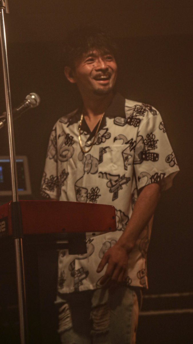 SHIGE__0518's tweet photo. “6STARS Special Night”

改めて

赤尾さんをはじめ関係者の方々、映像チームの皆様、衣装を提供して頂いたPCTOKYOさん、超絶手伝ってくれたprinkのみんな。そして全国にいるファミリーのみんな、本当にありがとうございました！

みんなとまた会う時に笑顔で会えるように頑張る！！

photo/@shiro_as5 https://t.co/8auioyMxsm