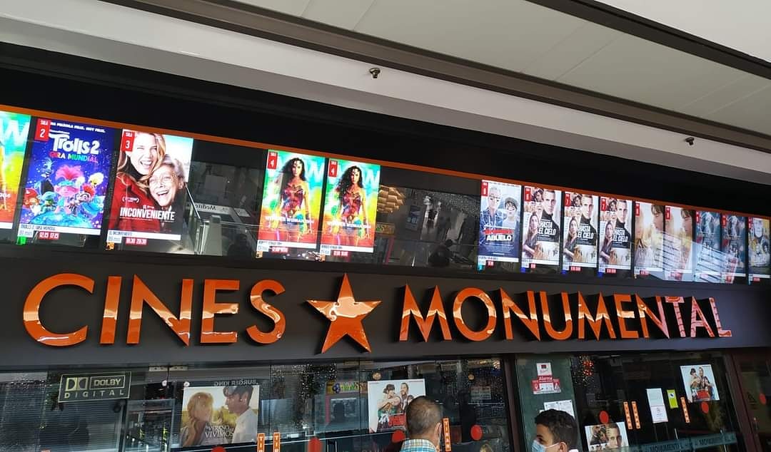 Hay que echar una mano para la supervivencia de los cines. Como en salas, en ningún sitio 🤩
<a href="/CinesdeAlmeria/">Cines Monumental</a> <a href="/WonderWomanEsp/">Wonder Woman 1984</a> <a href="/GalGadot/">Gal Gadot</a> <a href="/PattyJenks/">Patty Jenkins</a> #ww84