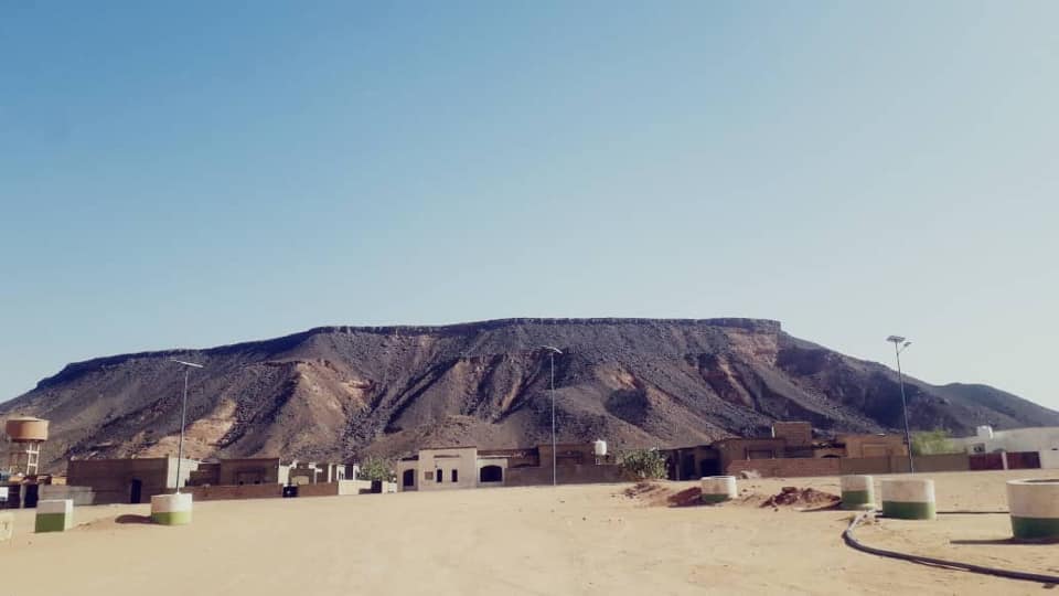 readandrisely's tweet photo. 20/12/2020 - circulation on pro-#LNA media accounts - as well as a report by @AlmanaraMedia - that a pro-#LNA militia (?lead by Aghlas Mohammed Ahmed) has entered the #Tindi camp, #Awbari.
Note: @FebruaryChannel has denied this claim using the attached images as evidence. https://t.co/wkLcX5YotG