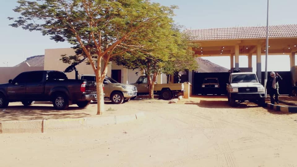 readandrisely's tweet photo. 20/12/2020 - circulation on pro-#LNA media accounts - as well as a report by @AlmanaraMedia - that a pro-#LNA militia (?lead by Aghlas Mohammed Ahmed) has entered the #Tindi camp, #Awbari.
Note: @FebruaryChannel has denied this claim using the attached images as evidence. https://t.co/wkLcX5YotG