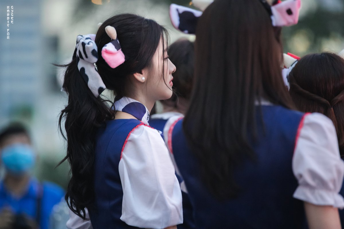 rabnaja48's tweet photo. (2)❤
----------------------------------
"มามา...ลานมิลค์แลนด์" Central World 17/12/63
#GygeeBNK48
#BNK48
#Rabbit48
#MilklandxBNK48
#Milklandstory
#farframtoyou
#มามาลานมิลค์แลนด์ https://t.co/oYxiU7mhBn