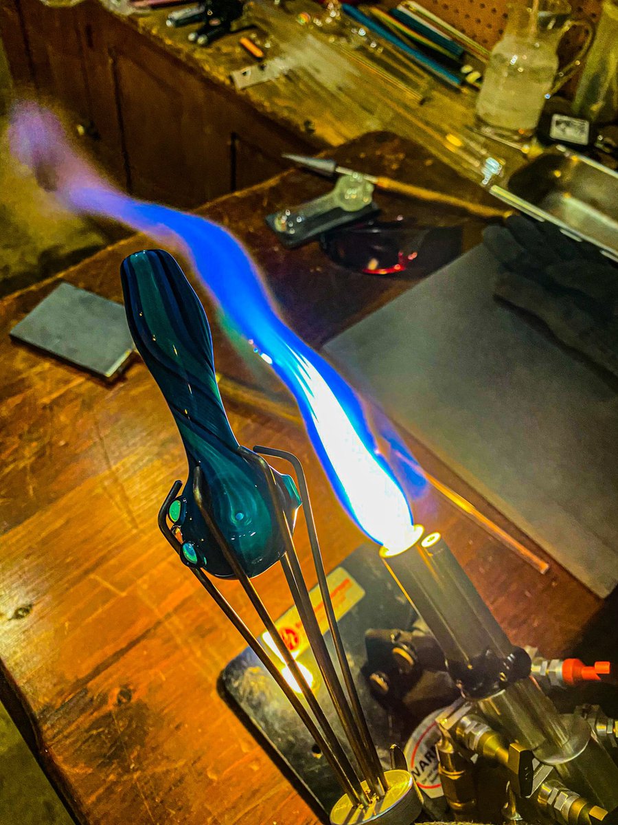 ExhalationLLC's tweet photo. #glassblowing #MadeinUSA #Boro #Covid_19 #hobby @elonmusk are we go for launch? @HIGH_TIMES_Mag @champstradeshow I’ll get there😉 https://t.co/Pw7RZwmocf