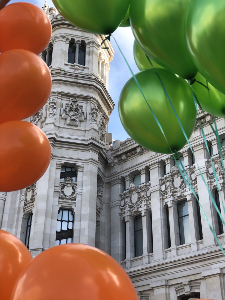 ecatolicmadrid's tweet image. Éxito de la manifestación en automóvil para pedir #StopLeyCelaa #MasPlurales #MasLibres. Lectura del manifiesto.