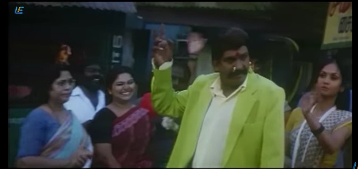 நடுநடுவுல ஹீரோயின் கூட டூயட் பாடி கிளைமாக்ஸ் பைட் எல்லாம் போட்டு அனாதை ஆசிரமத்துக்கு பேக்டரி நிலத்தை காப்பாத்தி குடுத்து.. படம் ஒரு வழியா முடிஞ்சு.. 