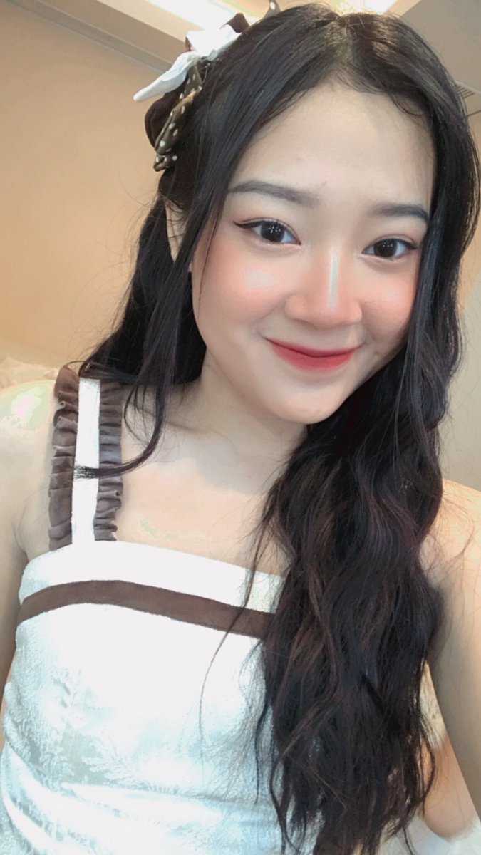 Thank you for Todayy!!!
Pake foto ini aj sayang kalo cuma di share ke wa kluarga😆

#FlyWithTeamTJKT48