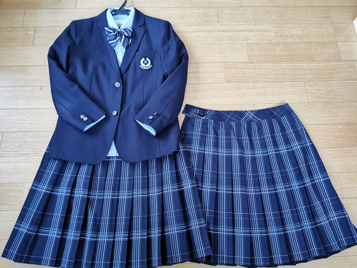 兵庫県立東灘高校の制服セットを買い取らせて頂きました!水色ブラウス 兵庫県立東灘高校の制服セットを買い取らせて頂きました!水色ブラウス