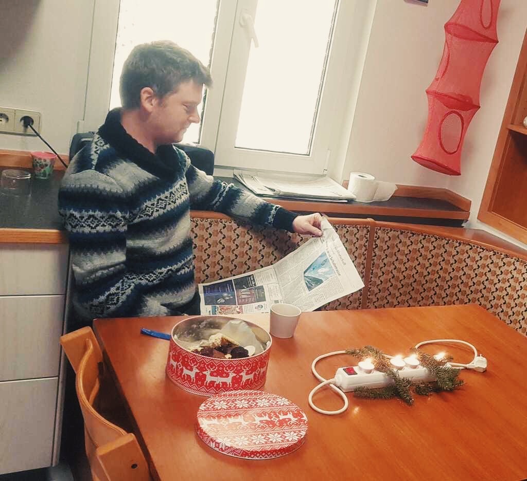 TRAFFOIO's tweet photo. Wir wünschen Euch einen grandiosen 4. Advent. ❤️
Heute hat @kupferkopf einen schönen Gedanken für Euch.
“Für mich ist Luxus, Zeit zu haben und Zeit zu schenken.
Versucht es mal! Macht den Schalter aus, fahrt runter und kümmert Euch um Euch und Eure Lieben!”
#traffo #traffoio https://t.co/jKpS8XWbFG