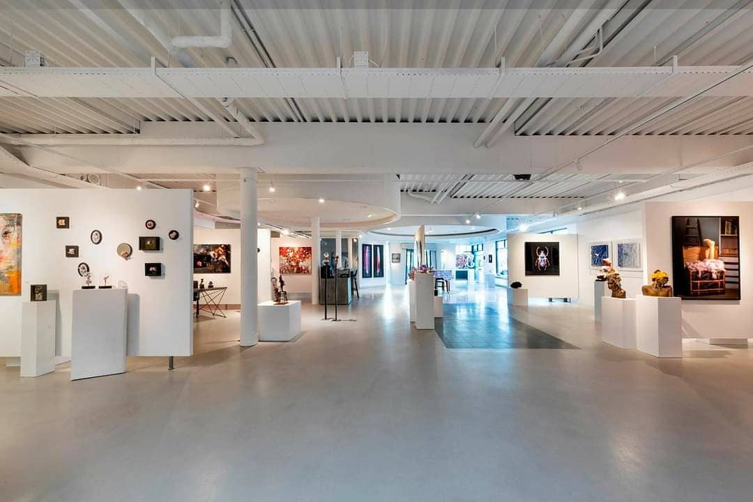SilleGallery's tweet photo. We gaan door online en virtueel! We plaatsen steeds een aantal foto's. Een waanzinnige inkijk in de net verbouwde galerie. Wil je meer zien van een kunstwerk? Maak gebruik van vrijblijvend thuis kunstproberen. 
https://t.co/zDyawAVT7Q
tamara@sillegallery.com
0348-748 115 https://t.co/bM2EuTIf0Z