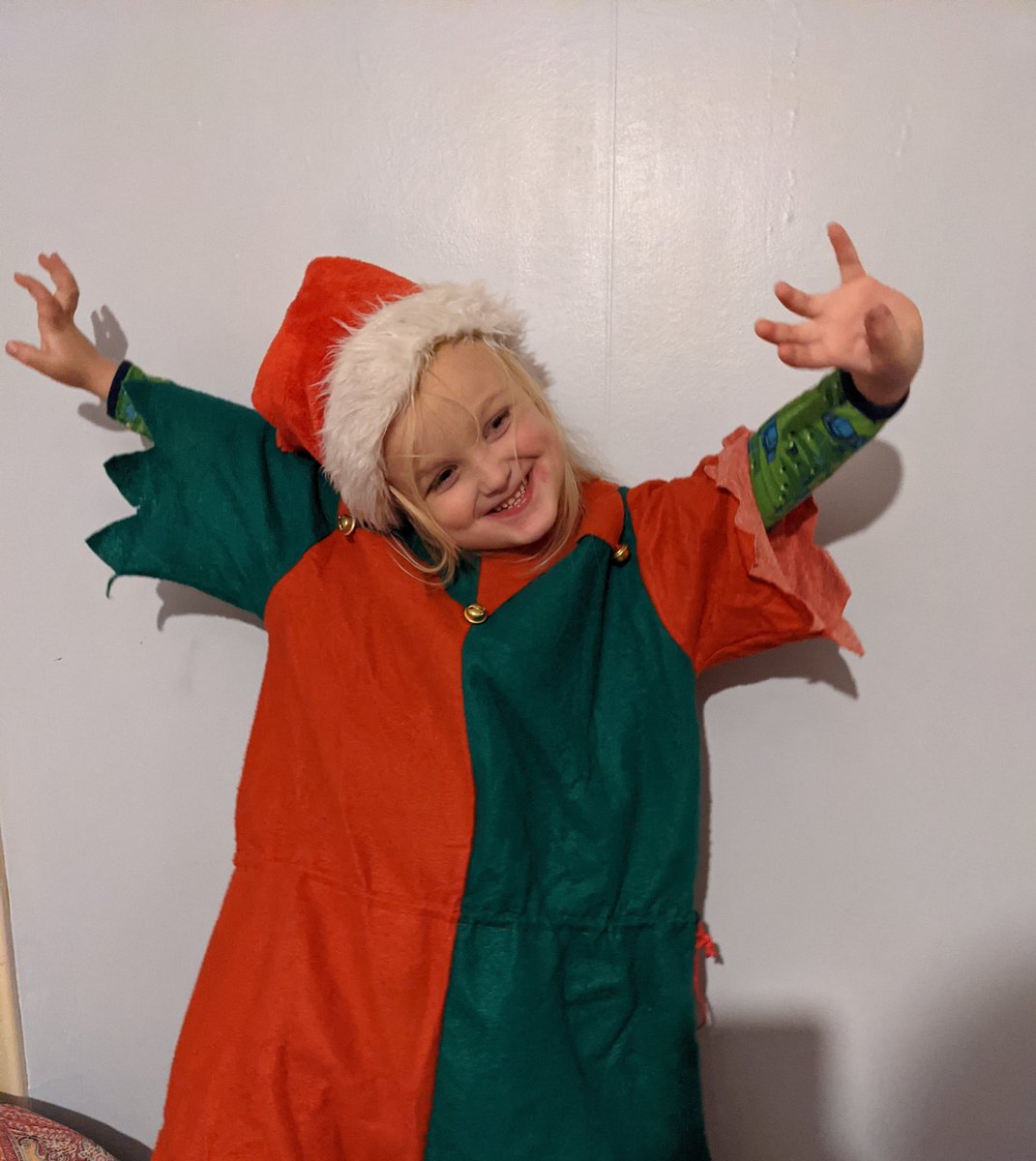 Running2staysa1's tweet photo. Not feeling much cheer this morning, tired & flat & missing my biggest boy. Can't believe we won't have seen him for a year. Luckily this crazy boy is keeping us entertained/driving us mad. Best get out & run... run the blues away. #madthings #missingone #family #smallestboy https://t.co/fTrv6aLeru