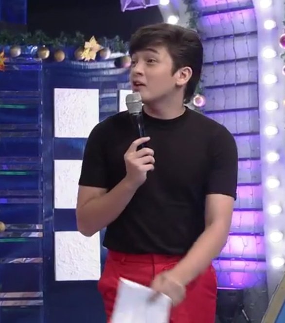 SETHY4NCY's tweet photo. Ang Macho ni Seth maaa!!

@iamandrea_b @imsethfedelin 

SETHDREA
#ABSCBNChristmasSpecial2020 https://t.co/Jyp8ZNg46i