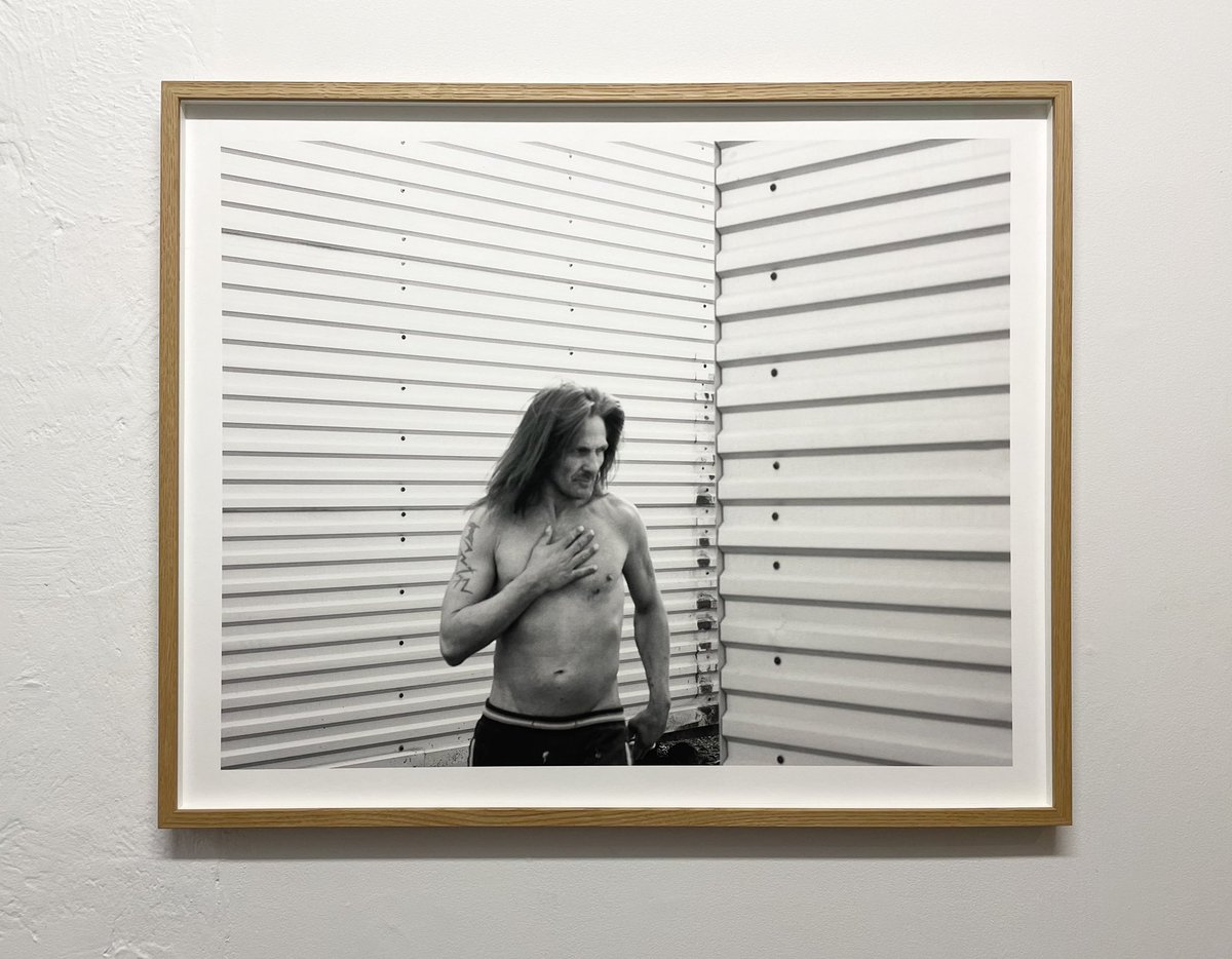 Uppboð til styrktar Frú Ragnheiði í Gallery Port. Óli var einn af skjólstæðingum þeirra. 

Hæsta boð rennur óskipt til Frú Ragnheiðar en það stendur nú í 150.000kr. Uppboðinu lýkur 22. desember kl. 18. 

Sjá nánar á facebook síðu <a href="/gallery_port/">Gallery Port</a>