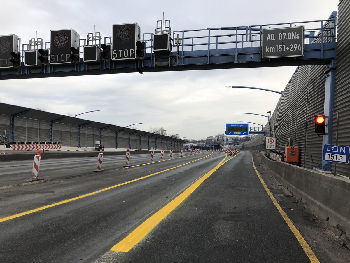 Autobahnverkehr Nord Vollsperrung Die Arbeiten Und Tests Laufen Auf Hochtouren Grossteil Der Mobilen Schutzwande Und Der Neuen Markierung Sind Fertig Umbau Der Verkehrzeichenbrucken Lauft Auch Planmassig T Co R1vjccol1v