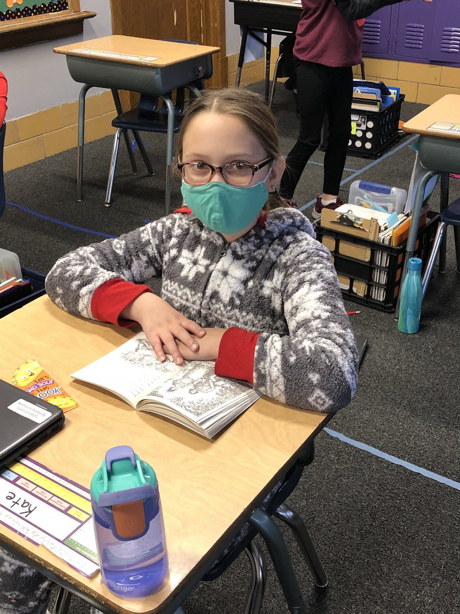 MaryBethPhilli4's tweet photo. #todayatCK Christmas smiles (under the masks!) https://t.co/P3YEjUHnxA