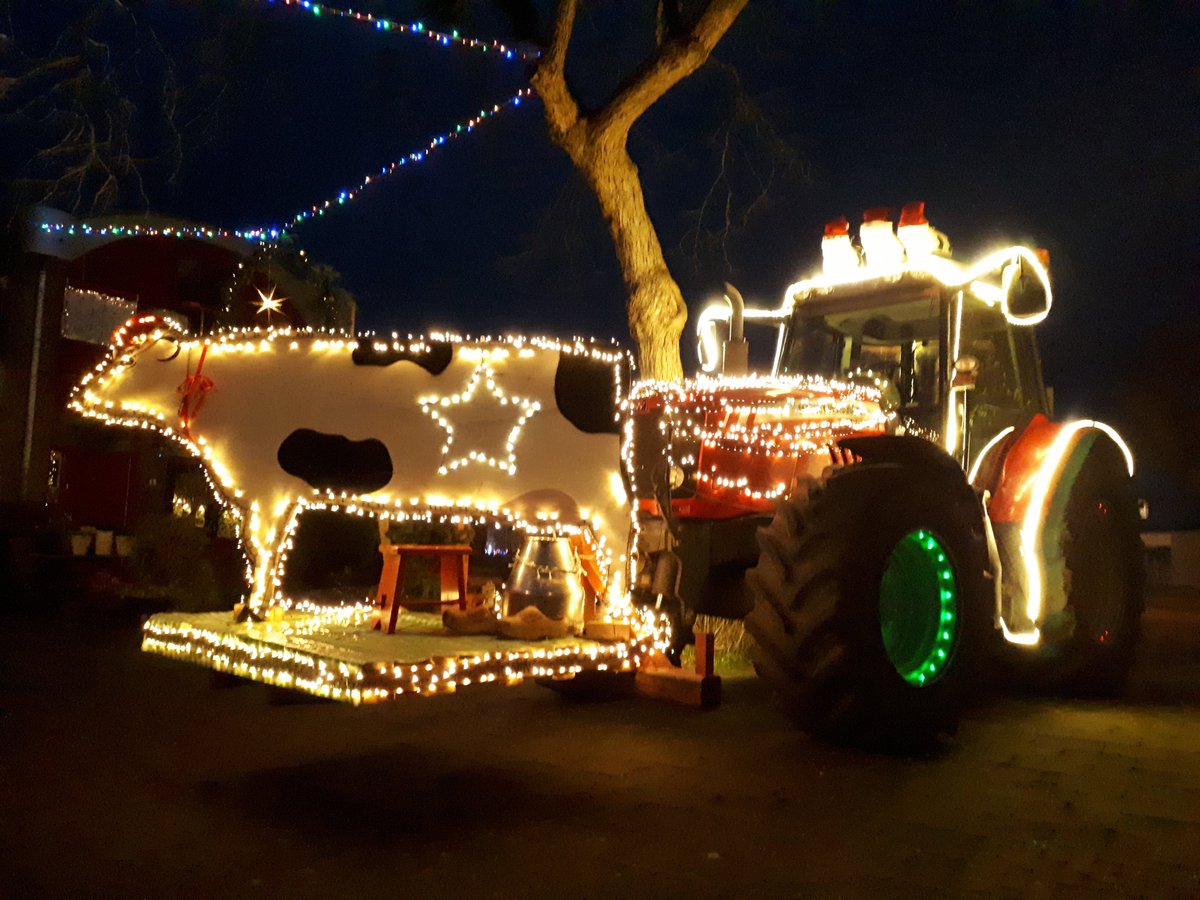 Gisteren was de lichtjeswandeling (in aangepaste vorm) door de Meent. Dit jaar geen stop bij de kinderboerderij maar wel wat lichtjes naar de wijk toe gebracht.
🎄🚜🌟🐄🎄
#samensterk #hilversum