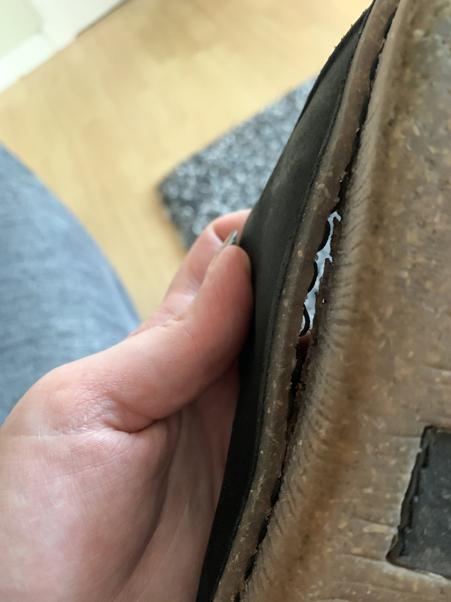leannecowan's tweet photo. @clarkshelp Hi, I purchased work shoes from your Edinburgh Gyle store at the end of August and they are falling apart at the seams already where the leather meets the sole. Can you help? https://t.co/RgN1BiPqJU