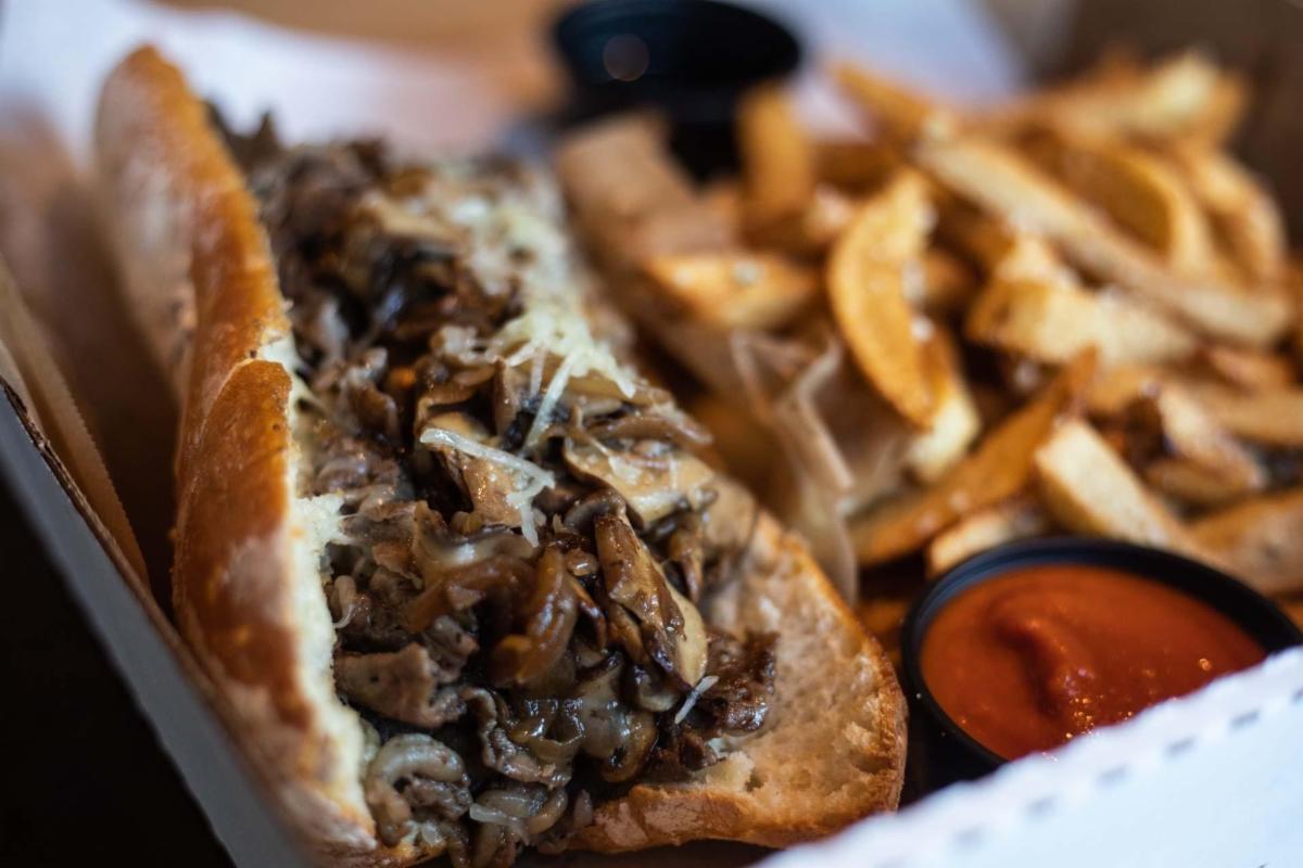 Christmas Time Is Here And So Are These Gifts And Offers From DZ Restaurants! conta.cc/3rbk9oC