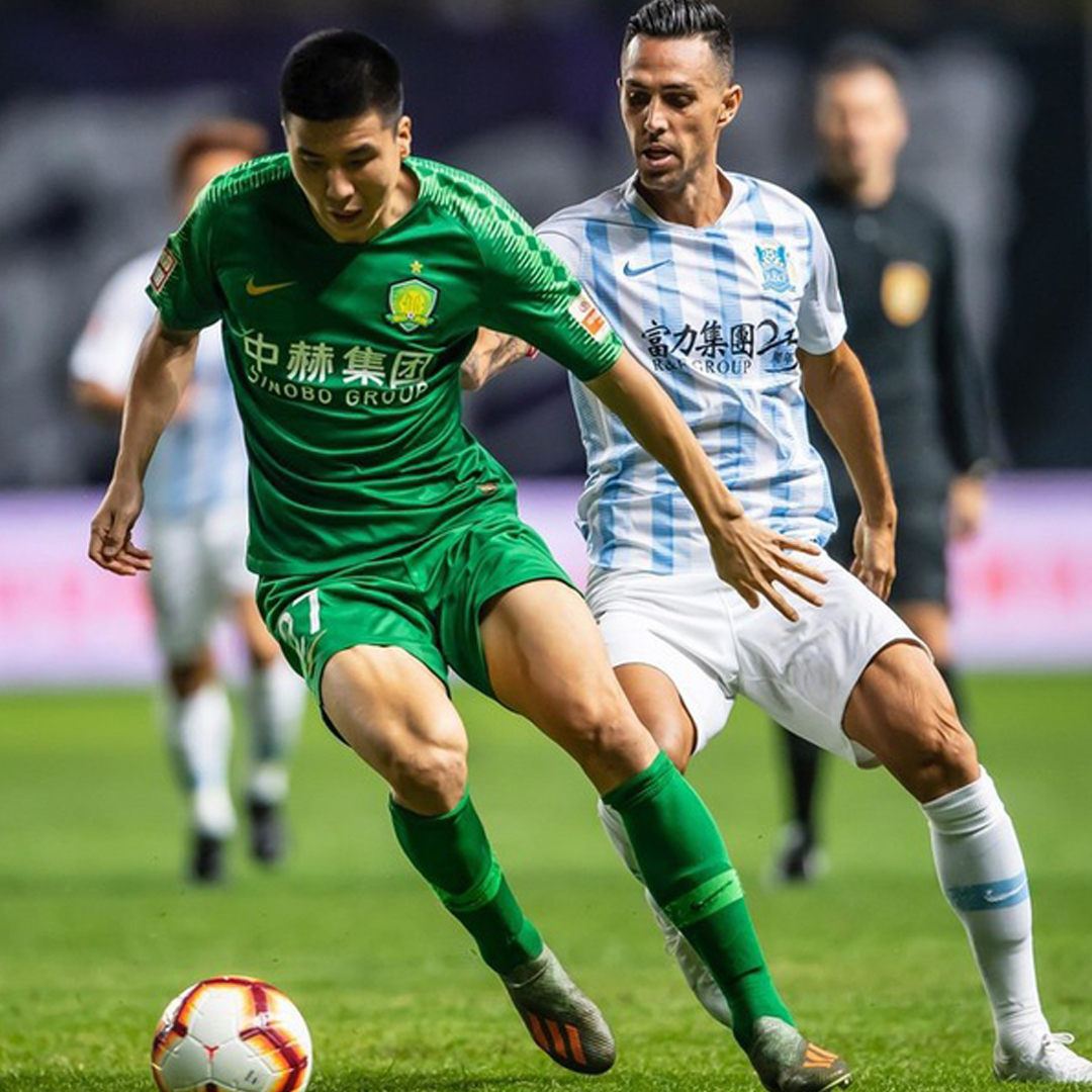 CSLfutbol's tweet photo. Para la próxima temporada en #China los clubes no podrán tener nombres corporativos. El #BeijingGuoan ya se inscribió en la #ACL como #BeijingFC y el #GuangzhouRF ha anunciado que pasará a llamarse #GuangzhouCityFC. Además de los nombres también se esperan cambios de escudo https://t.co/LKf3ZU9ins