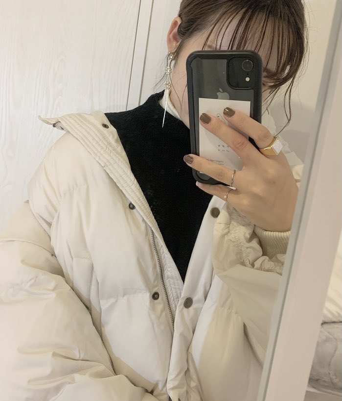 cosme__nn's tweet photo. pairpairのダウンが可愛すぎたから見て欲しい…🥺🤍
fifthもGRLもapres jourも全部アイボリーの売り切れで、プチプラのダウンずっと探してたんだけど安すぎ…かわいい……買ってよかった…❤︎
もこもこボリューミーでふわふわのダウン☁️
#pairpair #ダウンジャケット https://t.co/ytnkUCABW8