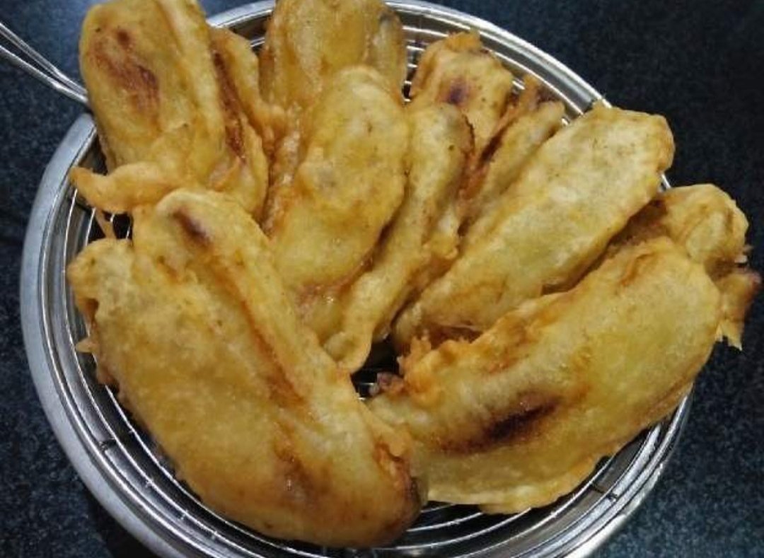 DonzHard_'s tweet photo. Digorengin ini sama nyonyah besar, pass bgt cuci mulut abis makan malem, thanks madam,
wis warteg kari turu... ๐
#Pisgor #Ngeteh โ https://t.co/S9rvgQTxSU