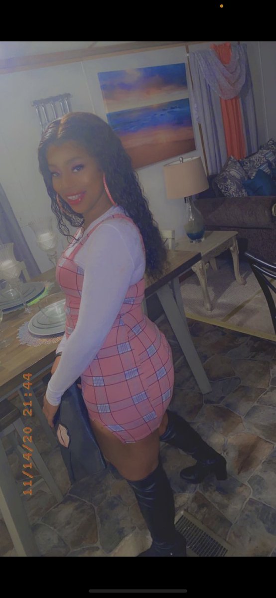 itsLayLay__'s tweet image. 