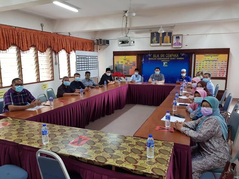 Mca On Twitter Naib Presiden Mca Datuk Lim Ban Hong Telah Ke Sekolah Kebangsaan Bukit Rambai Untuk Berjumpa Dengan Pibg Guru Besar Dan Pemimpin Masyarakat Https T Co Yrolzqttqy Twitter