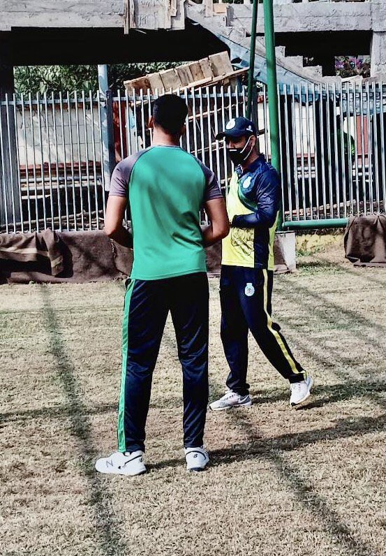 ajratra's tweet photo. Pace battery of Assam !!
Can the guess the names of these pacers ?
#AjayRatra #Coach #AssamTeam #NetPractise #PaceBattery https://t.co/6WTJw0Rauc