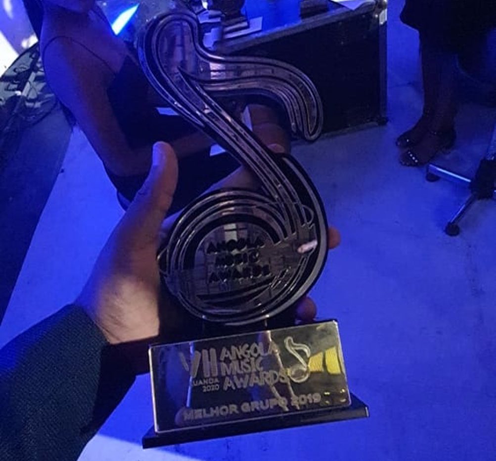 EricRodrigues88's tweet image. Grupo do ano 2 vezes consecutivas no mesmo ano 🏆🏆

Grupo do Ano 2019 - Angola Music Awards 

Melhor Grupo de Música Moderna do ano 2019 - Moda Luanda 

Obrigado a todo mundo que votou em Nós❤️❤️

@mobbersoficial @cle_enter