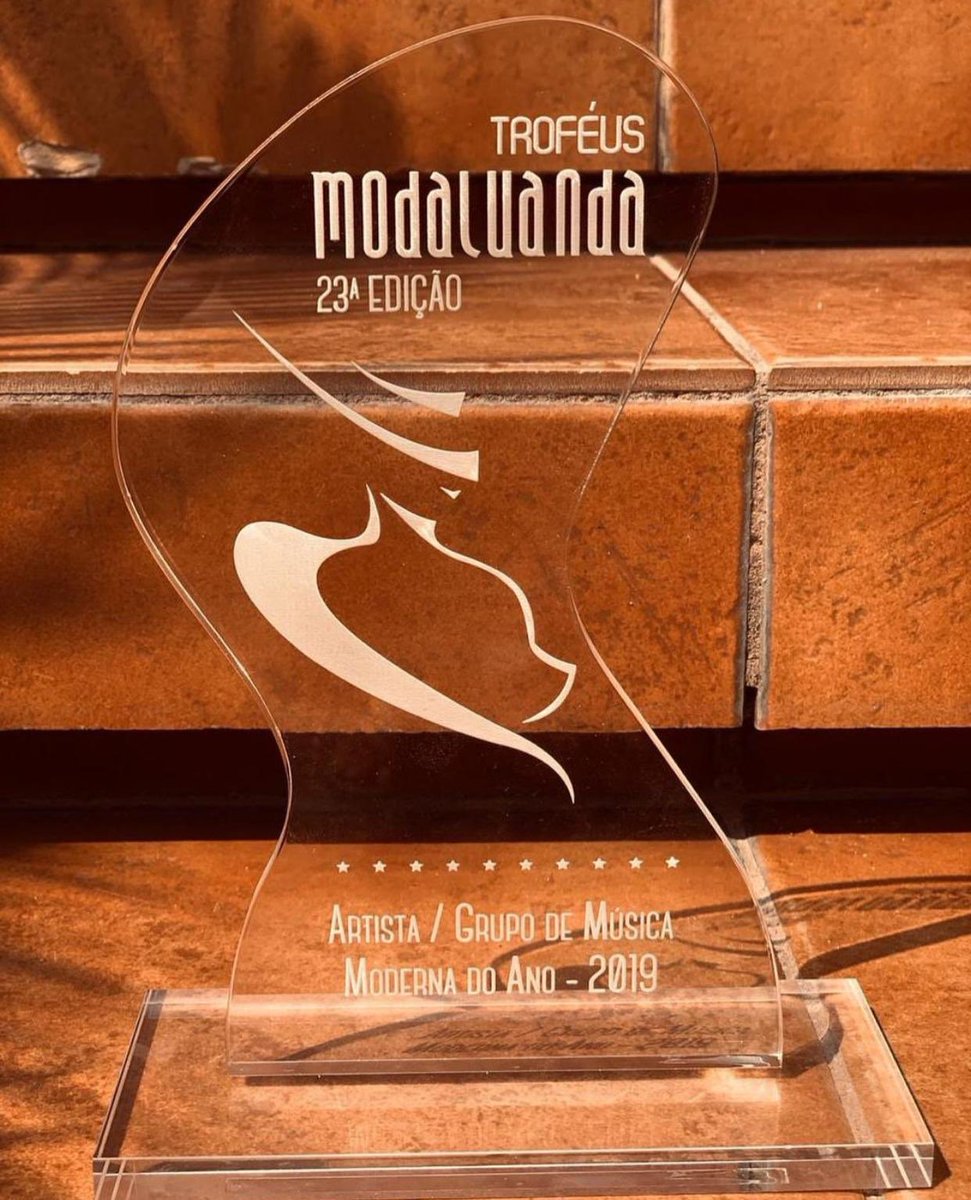 EricRodrigues88's tweet image. Grupo do ano 2 vezes consecutivas no mesmo ano 🏆🏆

Grupo do Ano 2019 - Angola Music Awards 

Melhor Grupo de Música Moderna do ano 2019 - Moda Luanda 

Obrigado a todo mundo que votou em Nós❤️❤️

@mobbersoficial @cle_enter