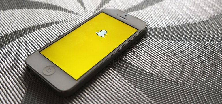 GimenoDimas's tweet image. "Its young audience is highly engaged with #AR, with more than 180 million users engaging with AR features every day." It is the main reason of the new #partnership between @Snapchat and #PerfectCorp to integrate an augmented reality beauty #experience.
👉bit.ly/34f8gEh