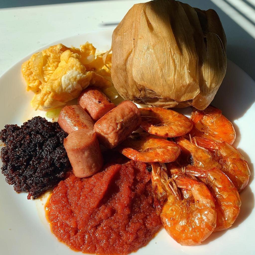 AmsabEvents's tweet photo. Happy Sunday to our cherished customers💕
Had Lunch already?
.
.
.
.
Food inspiration: @AmsabEvents Catering 
Prepared by: @adjoamaanaa 
#amsabevents #amsabevents_catering #uniquelyamsab #eventplanner #eventorganiser #eventcoordinator #cateringservices #stayhome #StaySafe https://t.co/KnUht8NcOq