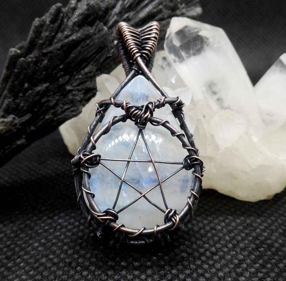 CharismaCrystal's tweet image. #moonstone #pentacle pendant 🌙
CharismaCrystals.etsy.com 

#moonstones #witchcraft #supernatural
#supernaturaluk #UKBizHour #DiscoverEtsy #UKGiftHour #handmadejewelry #handmadegifts #etsyhandmade #womaninbizhour #etsy #BlackFriday #yule #yuletide #spirituality #crystals
