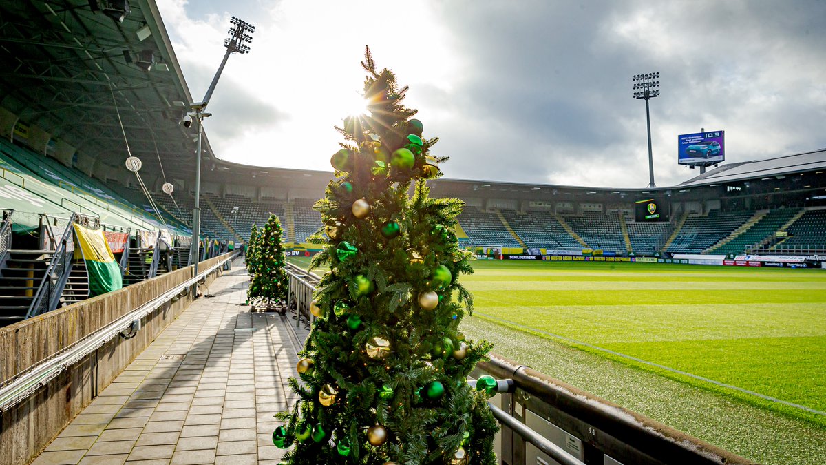 🎄 Het @CJStadion in kerstsferen ✨

#ADOaja #BalVoorHetDoel