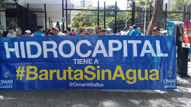 OmarVillalbaG's tweet photo. La estación de bombeo Santa Monica continúan sin funcionar Hoy: #20Diciembre 
#20Días: SinAgua 
#Año: 2020 
Si la están pasando los vecinos de #CumbresDeCurumo #ColinasDeBelloMonte 

#BarutaExigeAgua respuesta creíble,rápida por @HidroCapital2 @ObservatorioVec https://t.co/pHqXF9mGU4
