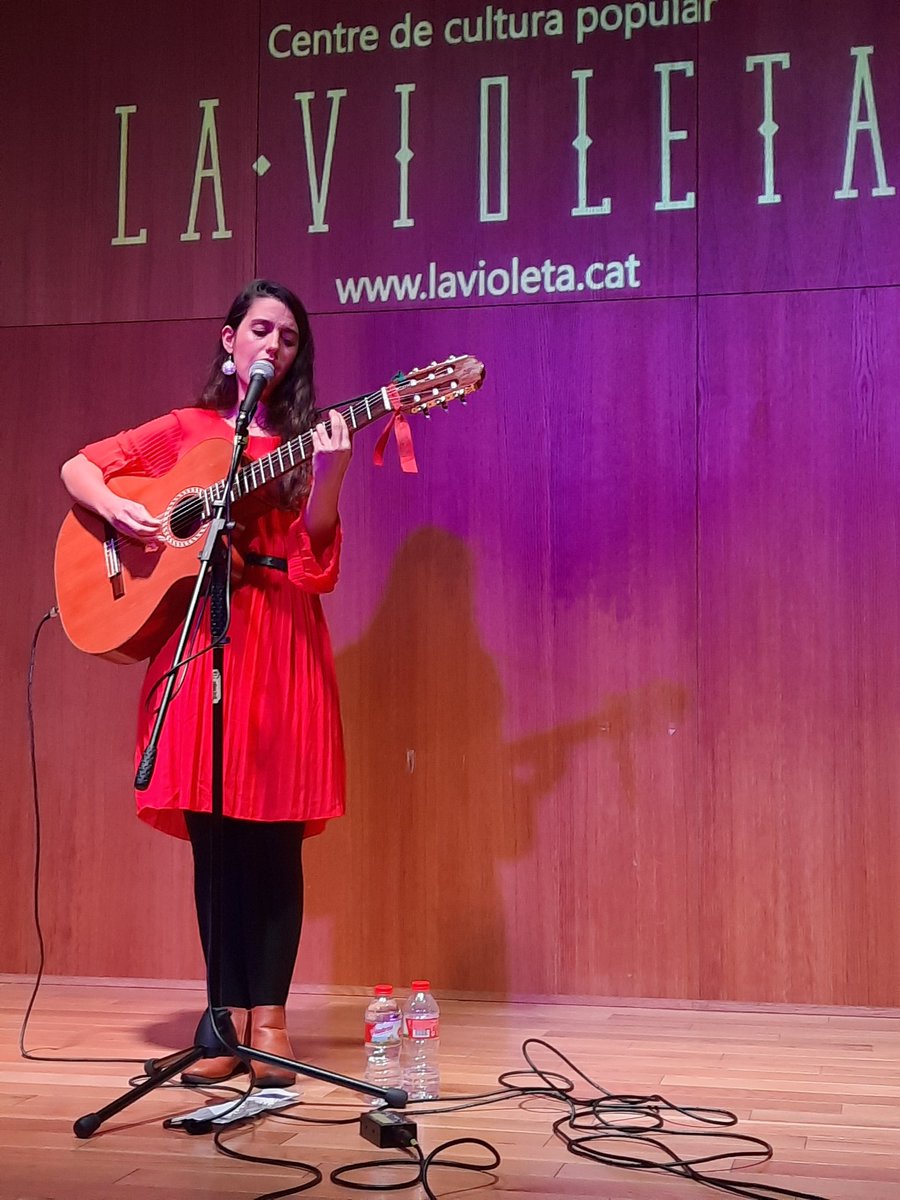 Jordi Farriol (@jordifarriol) on Twitter photo Ahir, a la <a href="/VioletaDeGracia/">La Violeta de Gràcia</a> vam gaudir d'una bonica vetllada musical amb <a href="/raquel_lua_/">Raquel Lúa</a> 🎶
Bones cançons, bona interpretació i molt comunicativa amb el públic. Gràcies a tothom per fer possible actes culturals com aquest.
#ViladeGràcia Ahir, a la <a href="/VioletaDeGracia/">La Violeta de Gràcia</a> vam gaudir d'una bonica vetllada musical amb <a href="/raquel_lua_/">Raquel Lúa</a> 🎶
Bones cançons, bona interpretació i molt comunicativa amb el públic. Gràcies a tothom per fer possible actes culturals com aquest.
#ViladeGràcia