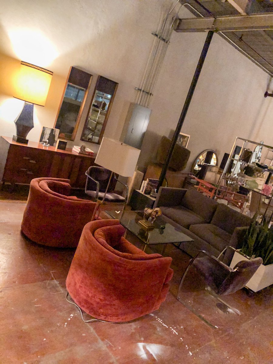 StudioTwentyTwo's tweet image. Shop Small Sunday 🖤
Will we be seeing you today? 

✨TODAY // Studio Closeout Sale✨
12/19 + 12/ 20
10am to 7pm
Appointments Available// Link in bio

#vintagemodern #midcentury #midcenturymodern  #artdeco #hollywoodregency #furniture #interiors #vintage #Boston #MA #Brimfield