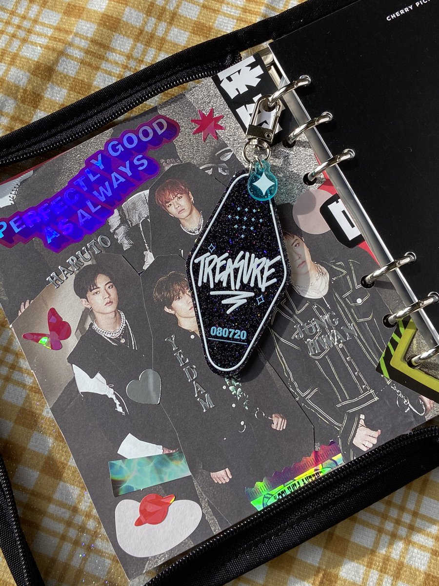 kylasidentity's tweet photo. 🇲🇾 GO / HELP RT

TREASURE KEYJORING from @SmilePaletteCo 

First payment: 
• Treasure ~ RM22
• Member ~ RM25

second payment needed for international shipping and local shipping ☺

Stocks are limited ~~

@treasuremembers #TREASURE #트레저

Please DM if you want to buy! https://t.co/yXQ3A6913P
