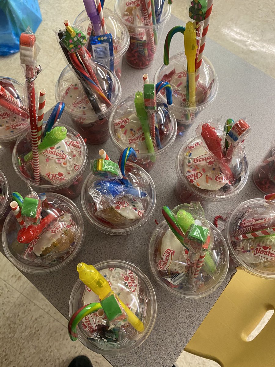 Gwenae5's tweet photo. Even though our celebration was untraditional, the kids had so much fun #ThisIsPetersen @PetersenHISD @DanitraArredon1 https://t.co/FLKKiTTwyZ