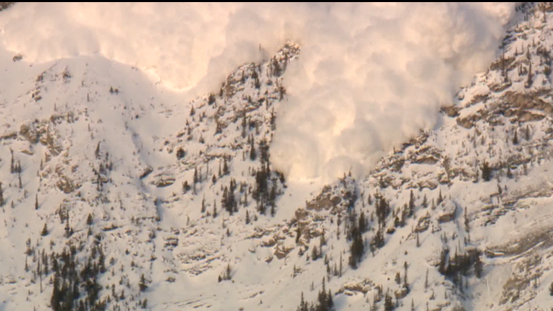 ckpgnews's tweet image. Avalanche control planned for Pine Pass and Hwy 97 on Monday dlvr.it/Rp211f