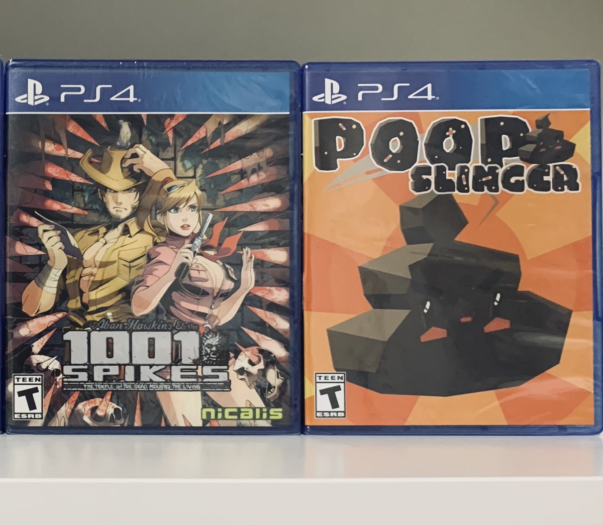nescommando's tweet photo. Zwei #PS4 Holy Grails und bald gesellt sich noch weiter dazu.
Was denkt ihr, könnte das sein?

Spielerisch ist #PoopSlinger ne Gurke, 1001 Spikes und das andere Game sind dagegen Meisterwerke. 🤣👌
#NESCommando https://t.co/tzofI1iOqq